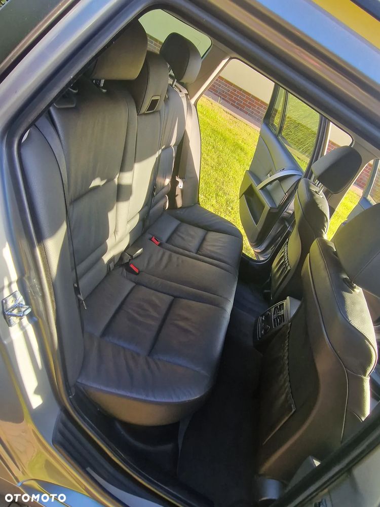 BMW Seria 5 525xi - 22