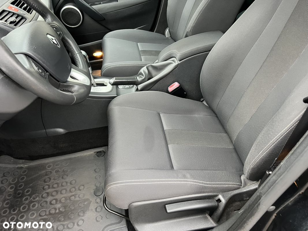 Renault Megane 2.0 16V Privilege CVT - 28