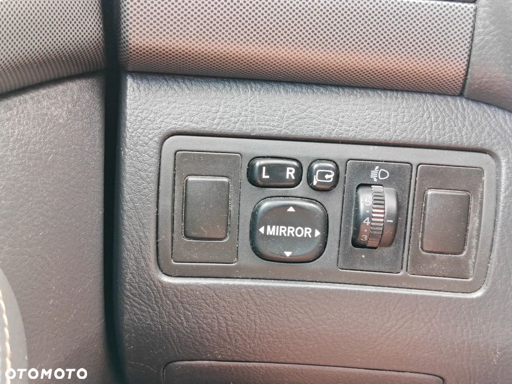 Toyota Avensis 2.0 VVT-i Travel - 28