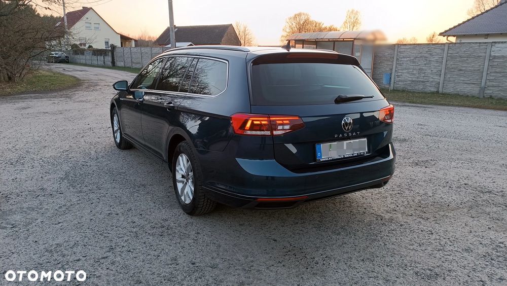 Volkswagen Passat Variant 2.0 TDI SCR DSG Business - 10