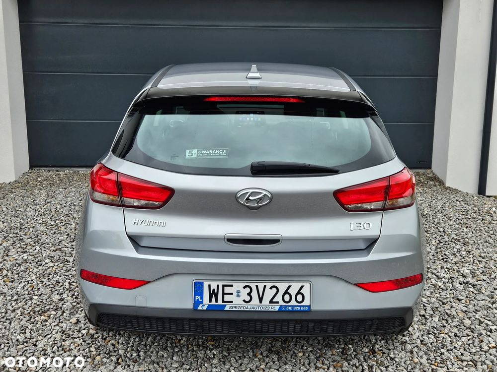 Hyundai i30 1.5 DPI Classic + - 5