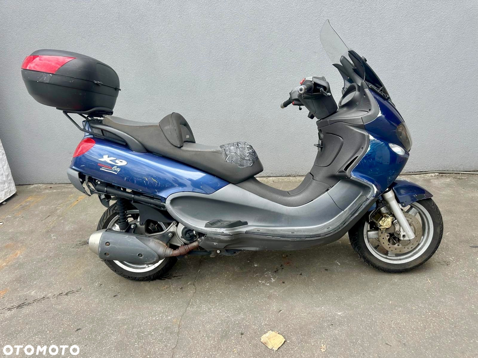 Piaggio X9 - 2