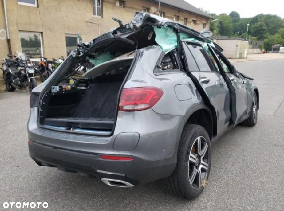 Mercedes-Benz GLC - 3