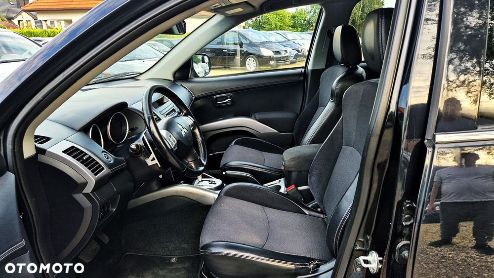 Mitsubishi Outlander 2.0 Intense 2WD EU5 CVT - 28