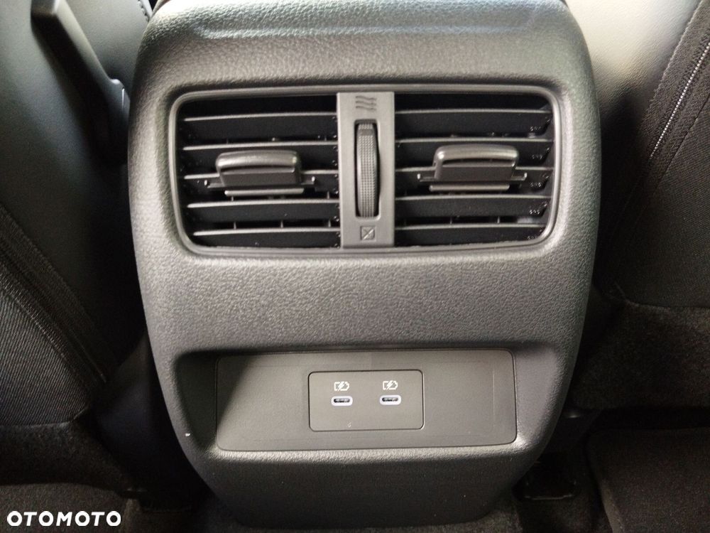 Nissan Qashqai 1.3 DIG-T mHEV N-Connecta Xtronic - 32
