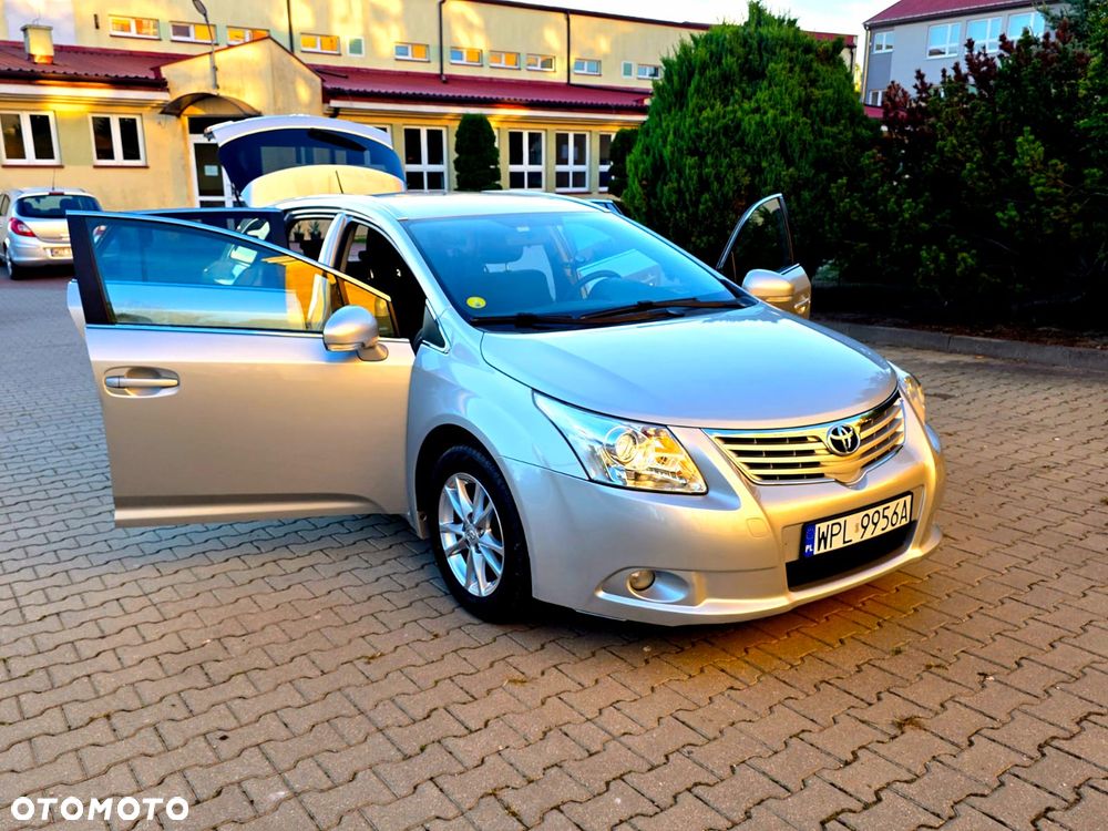 Toyota Avensis - 19