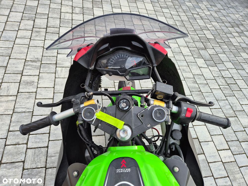 Kawasaki Ninja 300 ABS - 2