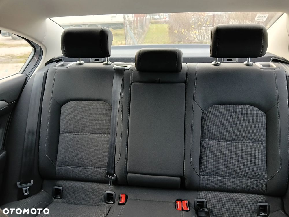 Volkswagen Passat 1.5 TSI EVO Business - 19