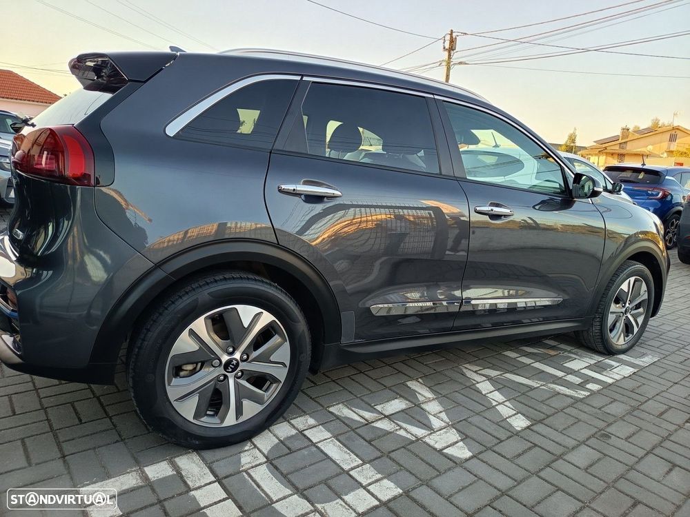 Kia e-Niro 64kWh — fotografia 13