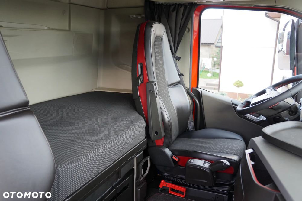Volvo FH 4 EURO 6 GLOBETROTTER NISKI PRZEBIEG PEŁEN SERWIS - 19