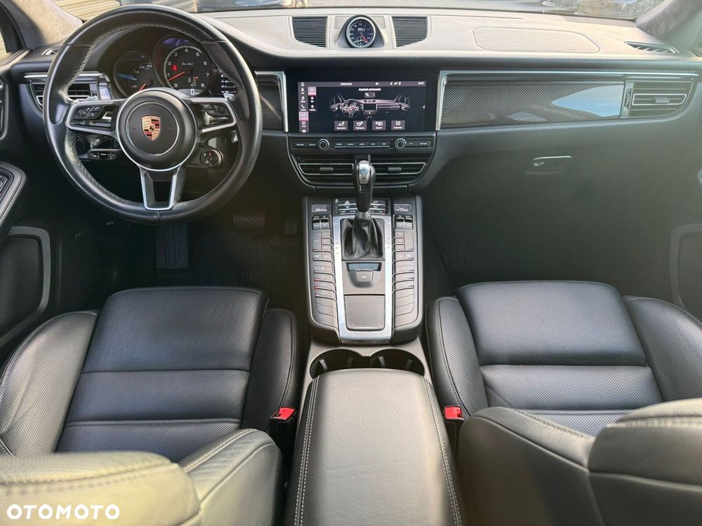 Porsche Macan Turbo - 16