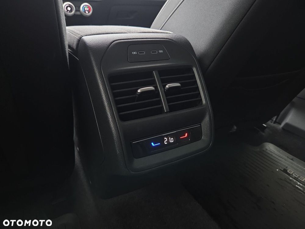 Skoda Superb 2.0 TDI SCR Selection DSG - 16