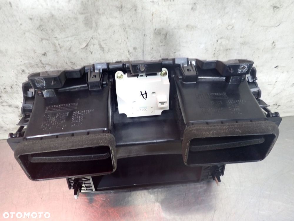 KRATKA NAWIEWU ZEGAREK INFINITI M37X 68720-1ME0A - 3