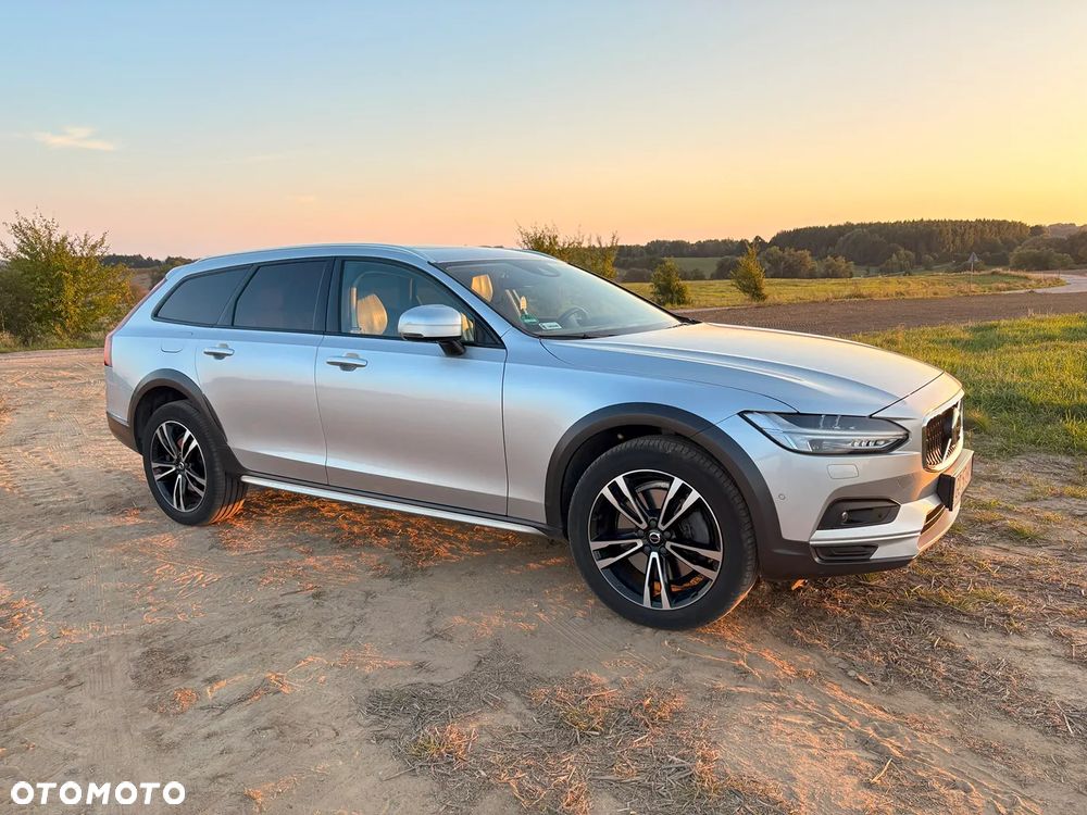 Volvo V90 Cross Country - 3