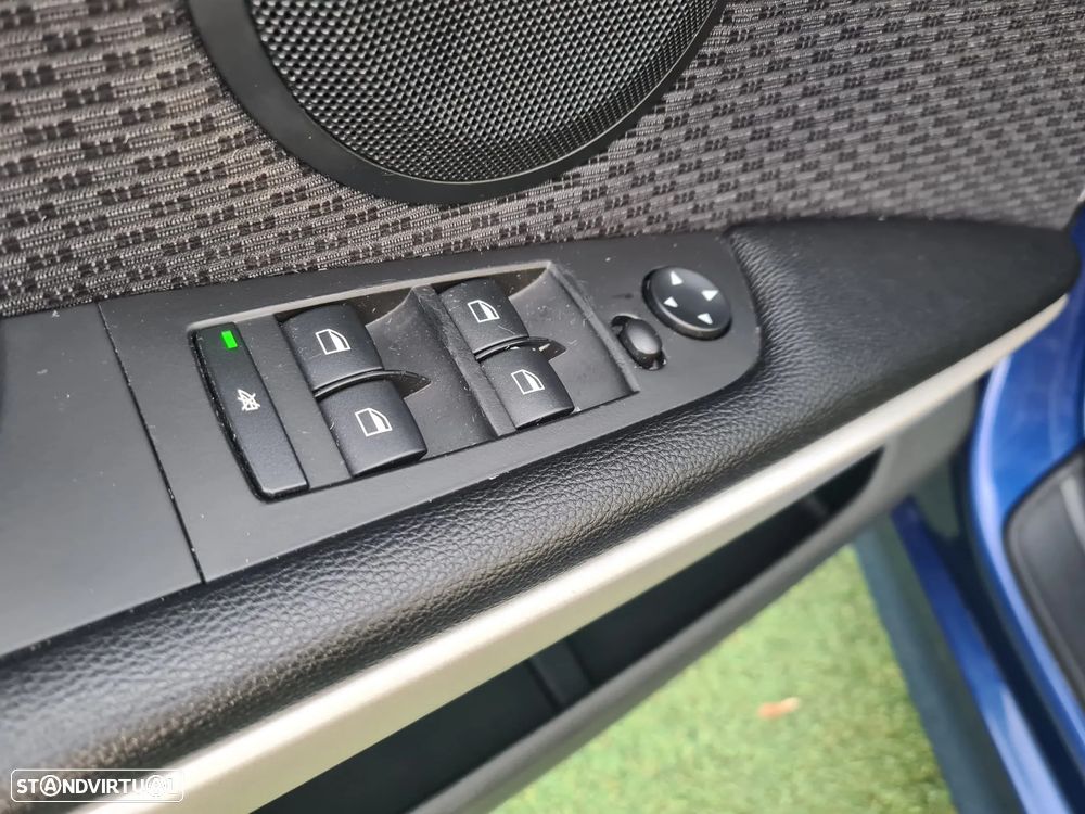 BMW 320 d DPF Edition Sport - 11