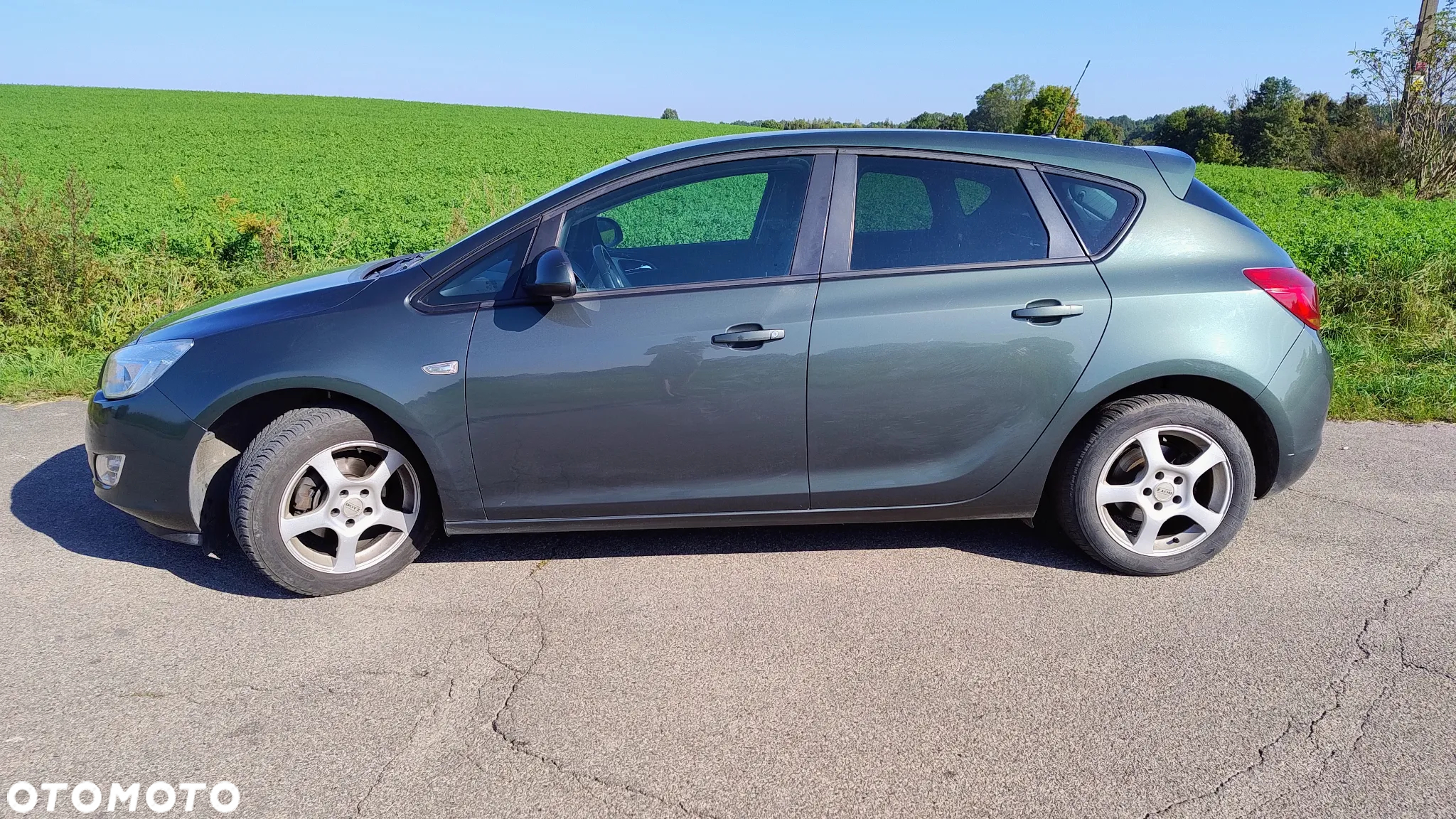 Opel Astra IV 1.4 T Enjoy - 2