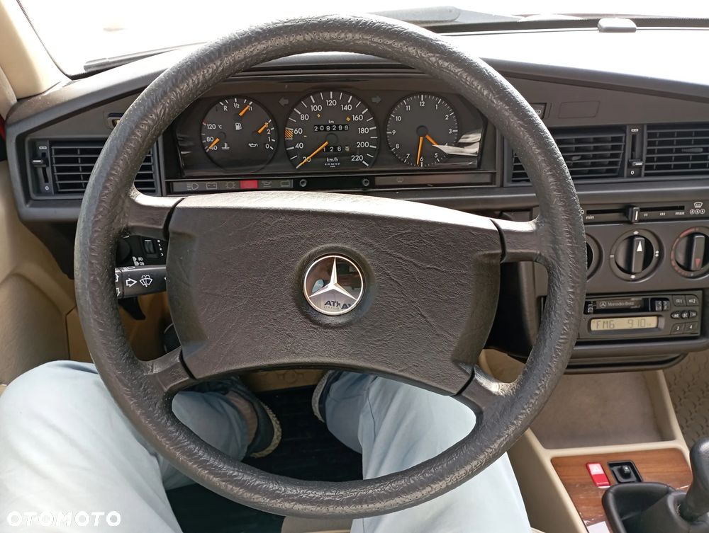 Mercedes-Benz W201 (190) - 19