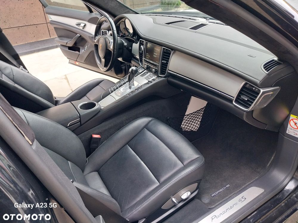 Porsche Panamera 4S - 6