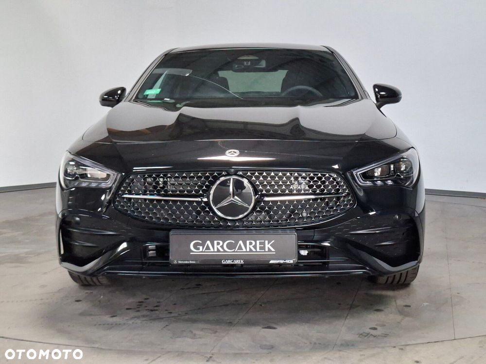Mercedes-Benz CLA - 12