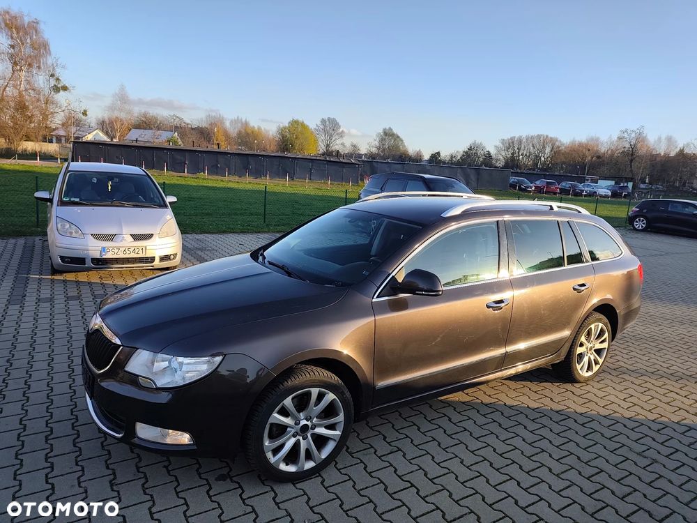 Skoda Superb 2.0 TDI DPF Exclusive - 32
