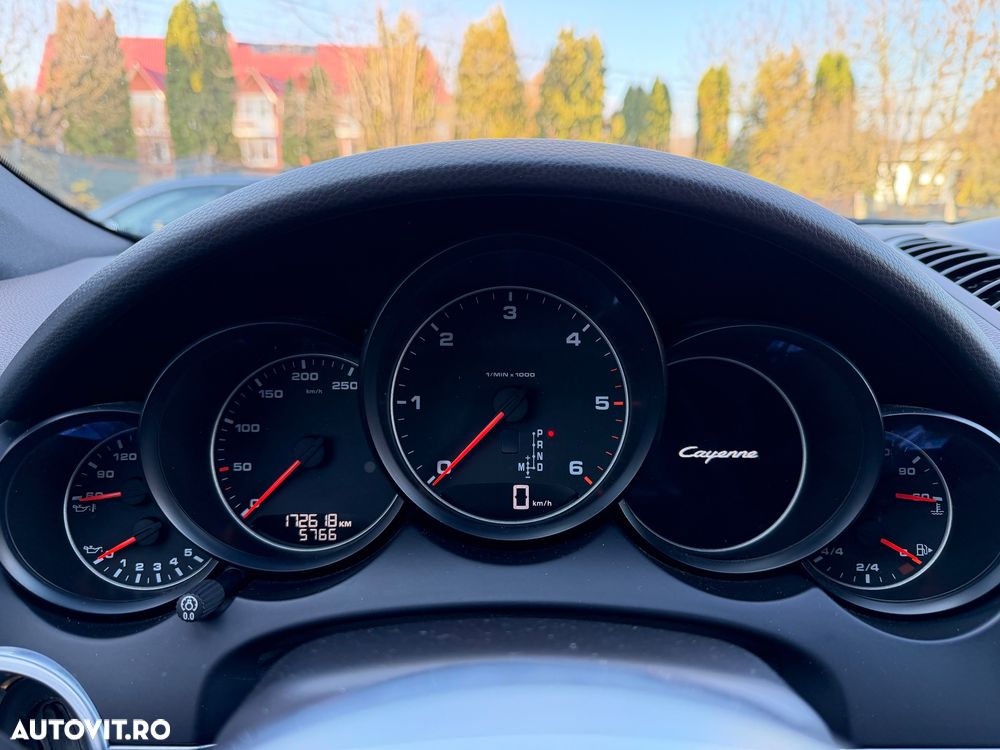Porsche Cayenne 3.0 L - 13