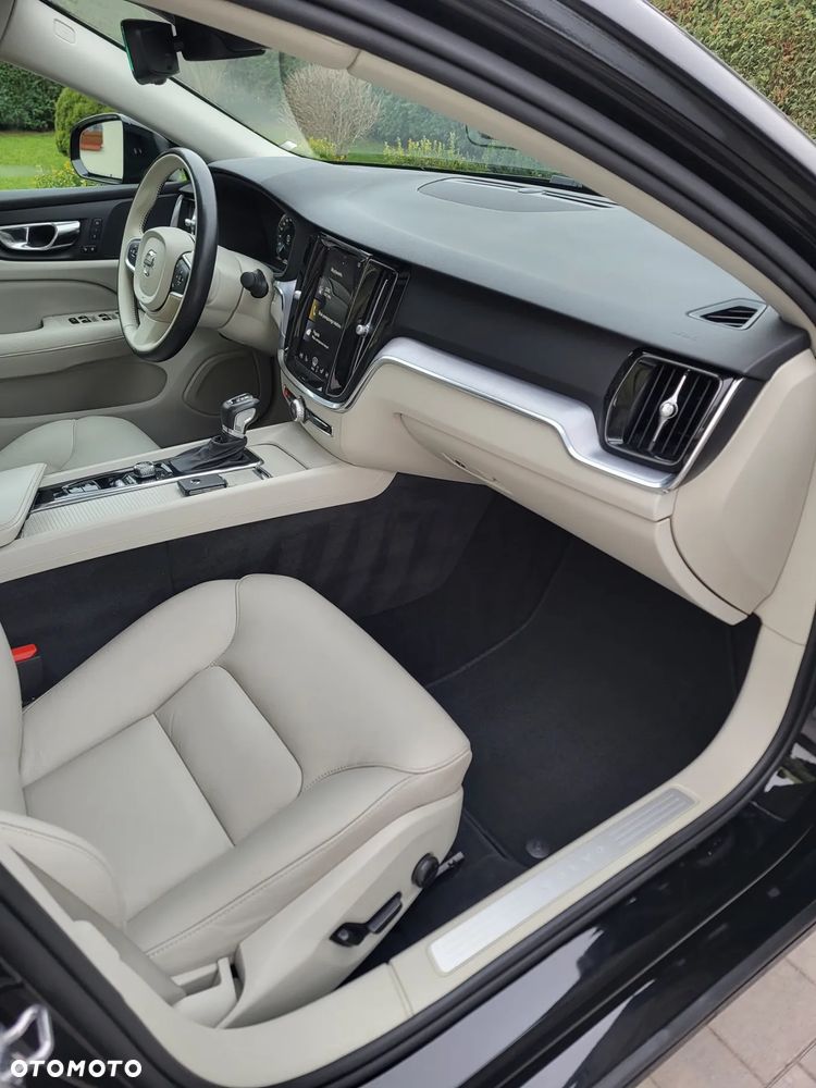 Volvo S60 T6 AWD Momentum Pro - 16