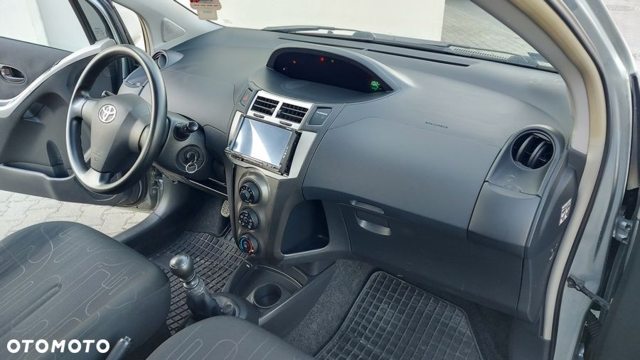 Toyota Yaris 1.33 VVT-i Cool - 24