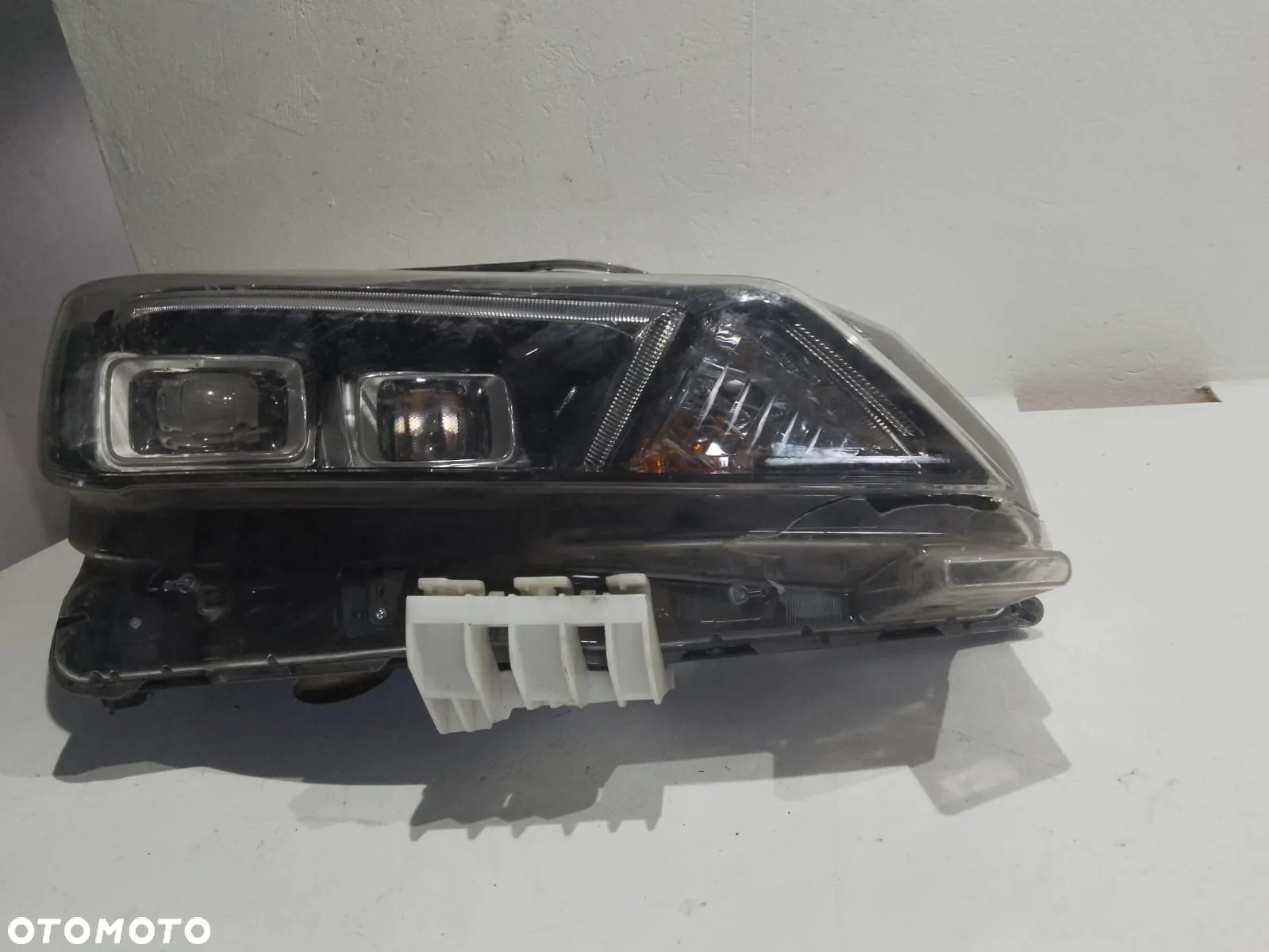 LAMPA PRAWY PRZÓD EU LED 260105SH5A NISSAN LEAF II 2 17- - 3