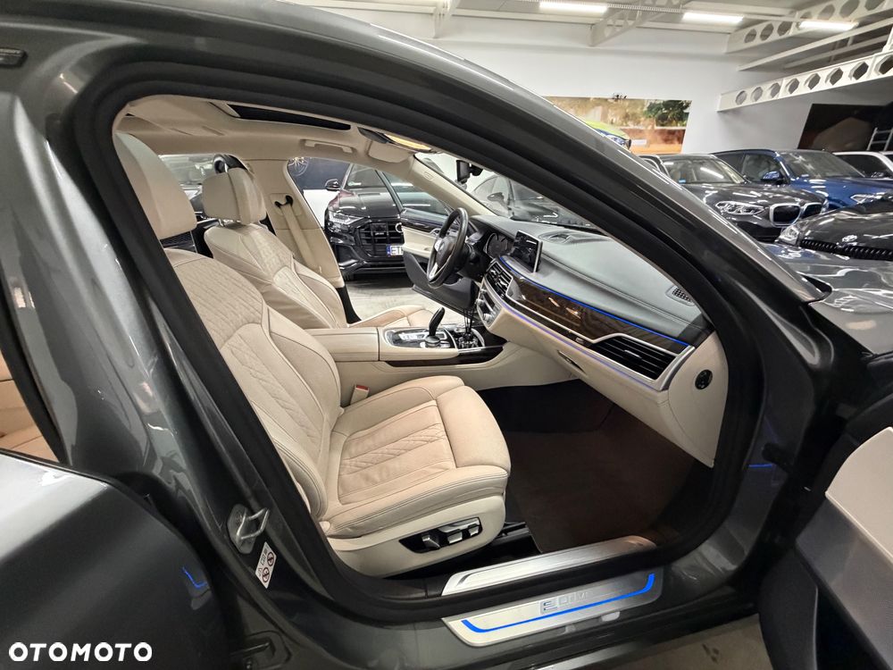 BMW Seria 7 - 22