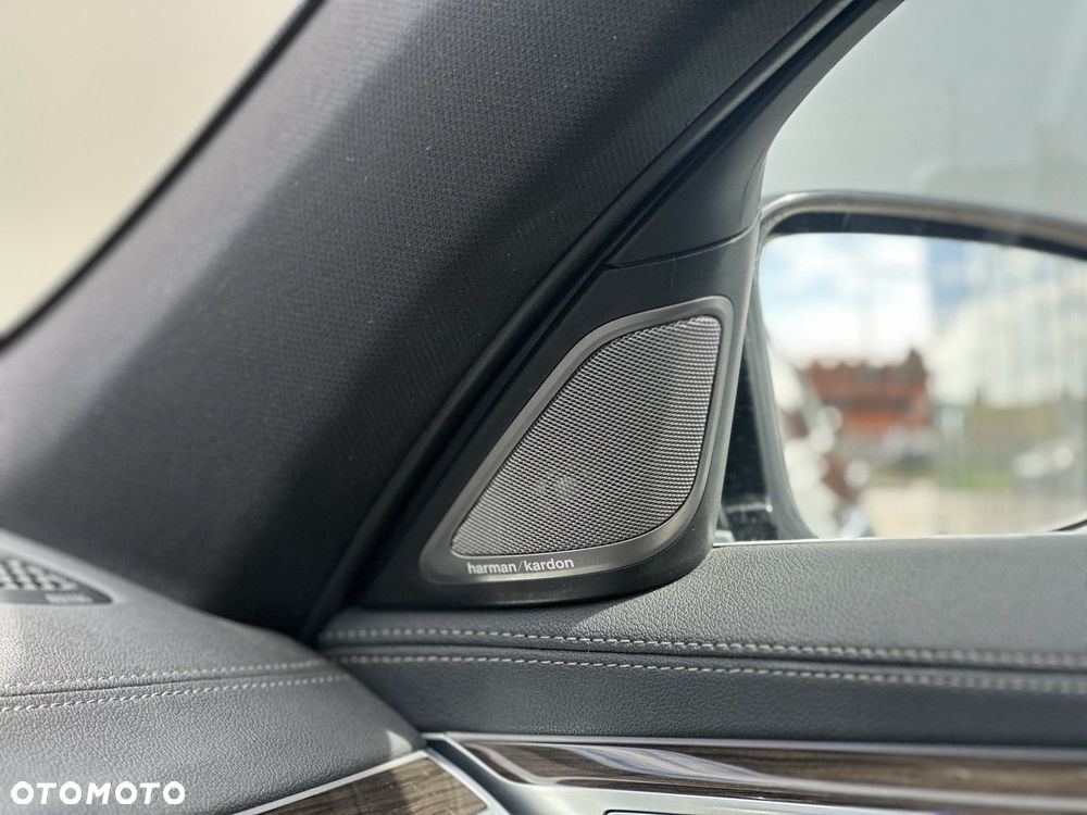 BMW Seria 7 - 27