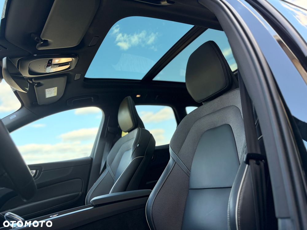 Volvo XC 60 B5 B AWD Plus Black Edition - 15