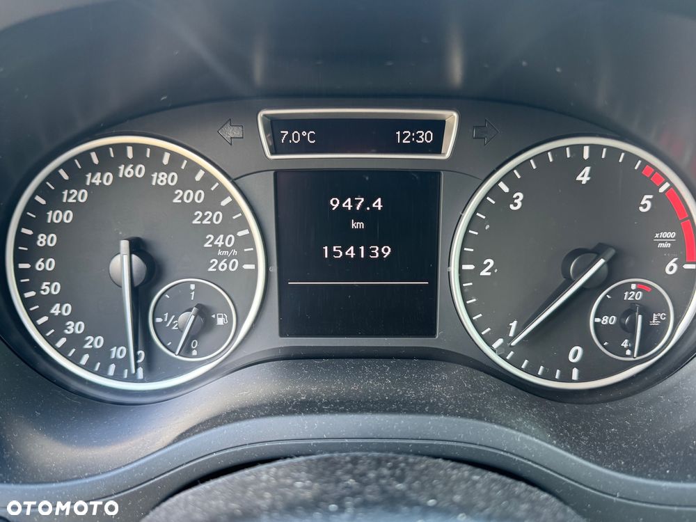 Mercedes-Benz Klasa B 200 CDI - 21