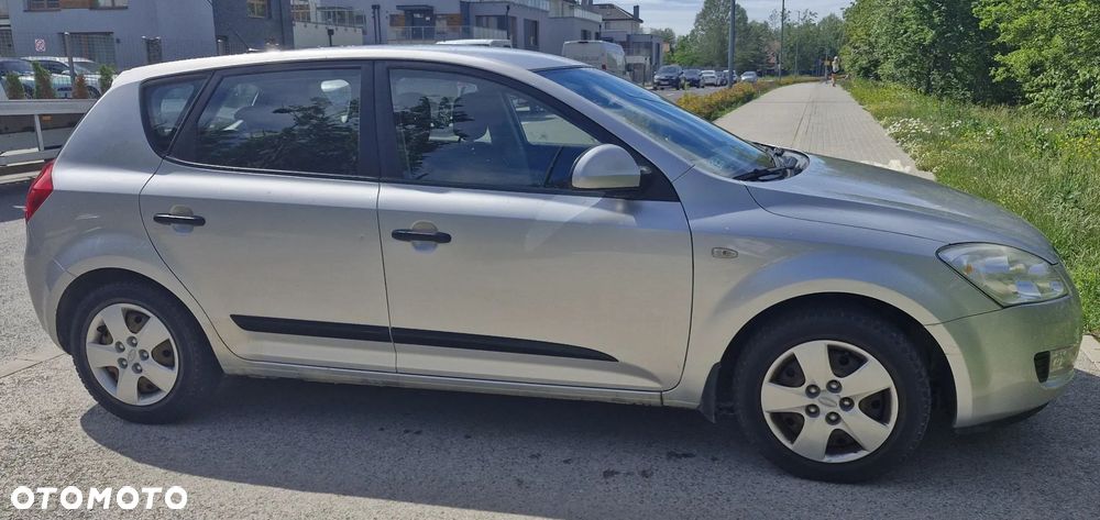 Kia Ceed 1.4 Comfort - 1