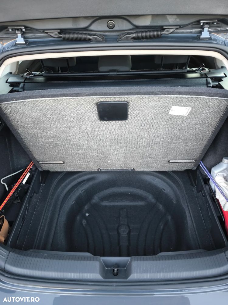 Volkswagen Golf 2.0 TDI Highline - 37