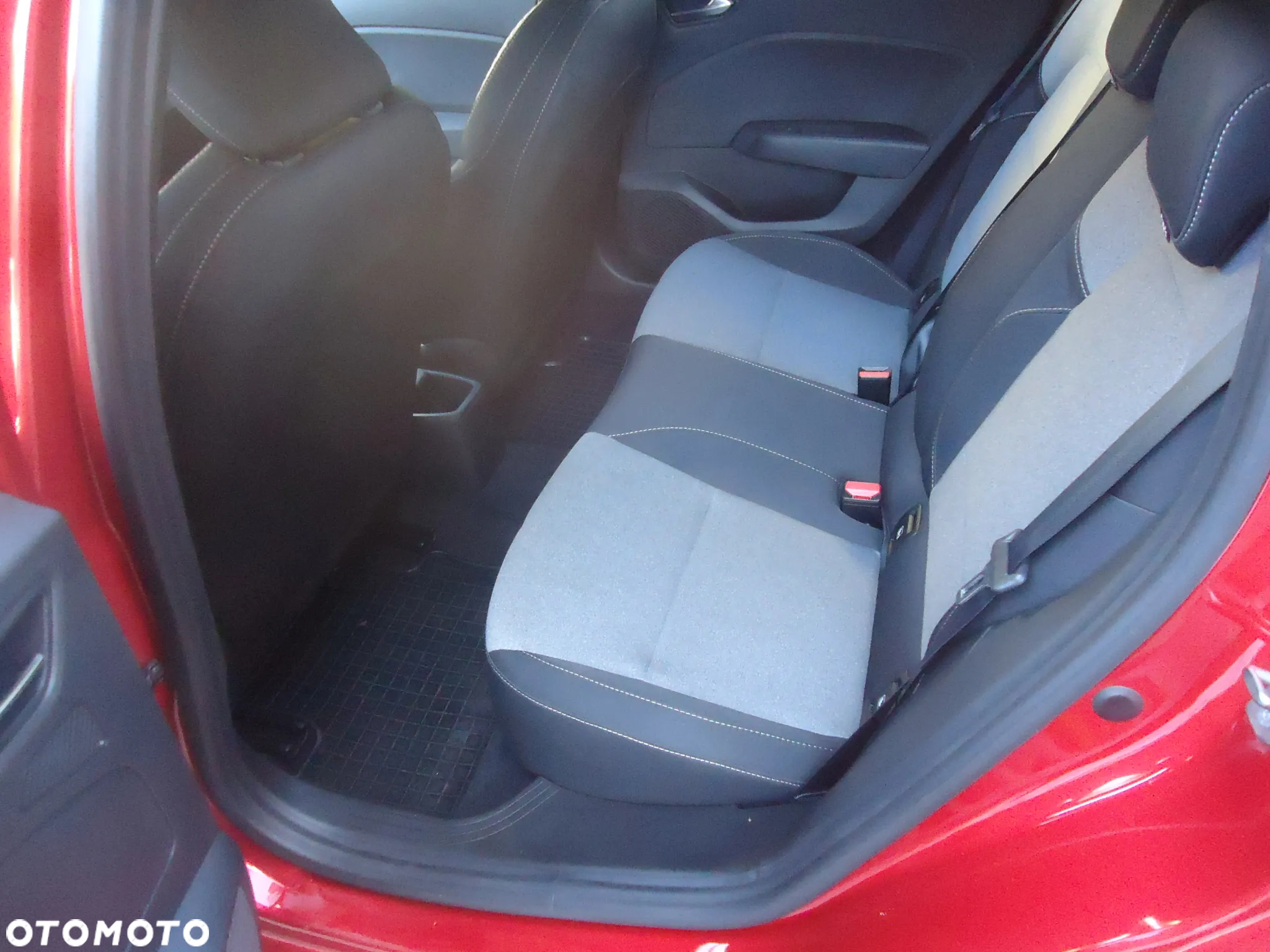 Renault Clio 1.0 TCe Evolution - 17