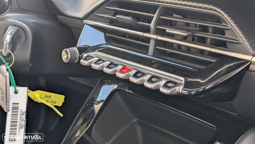 Peugeot 208 1.2 PureTech Active Pack - 11