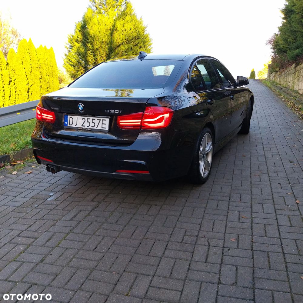 BMW Seria 3 330i xDrive M Sport - 5