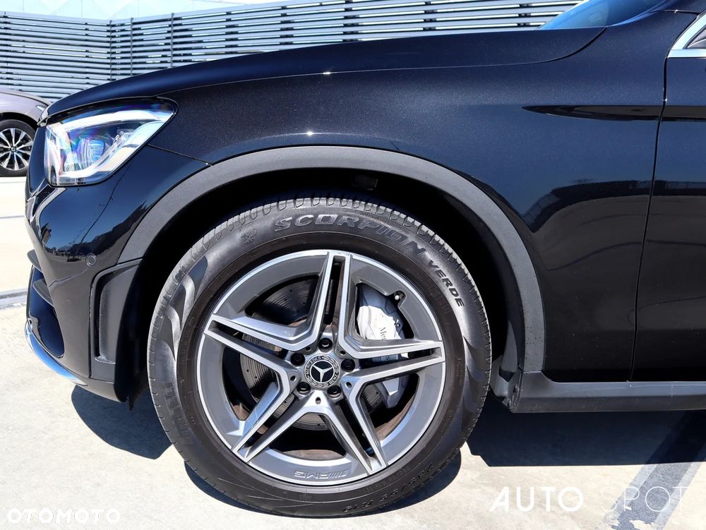 Mercedes-Benz GLC 300 d 4Matic 9G-TRONIC AMG Line - 3