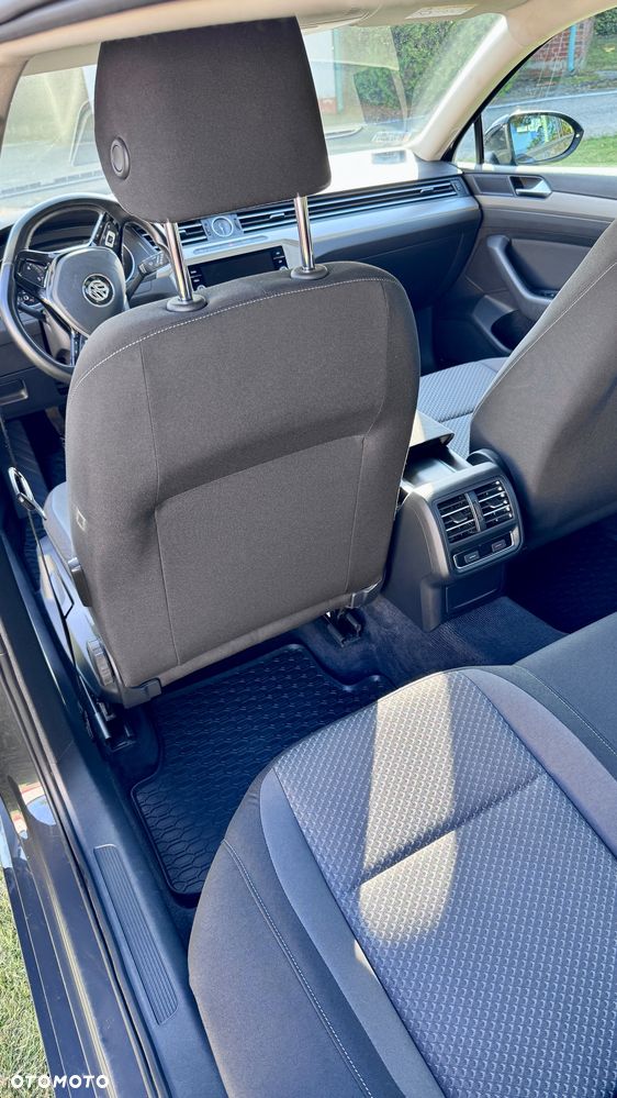 Volkswagen Passat - 8