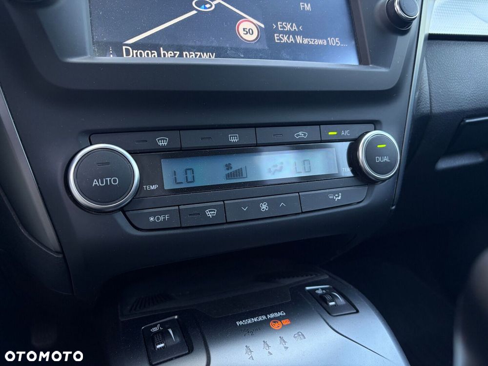 Toyota Avensis - 16