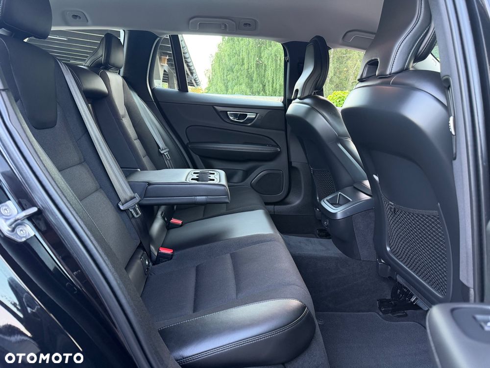 Volvo V60 Cross Country D3 Geartronic Momentum - 31