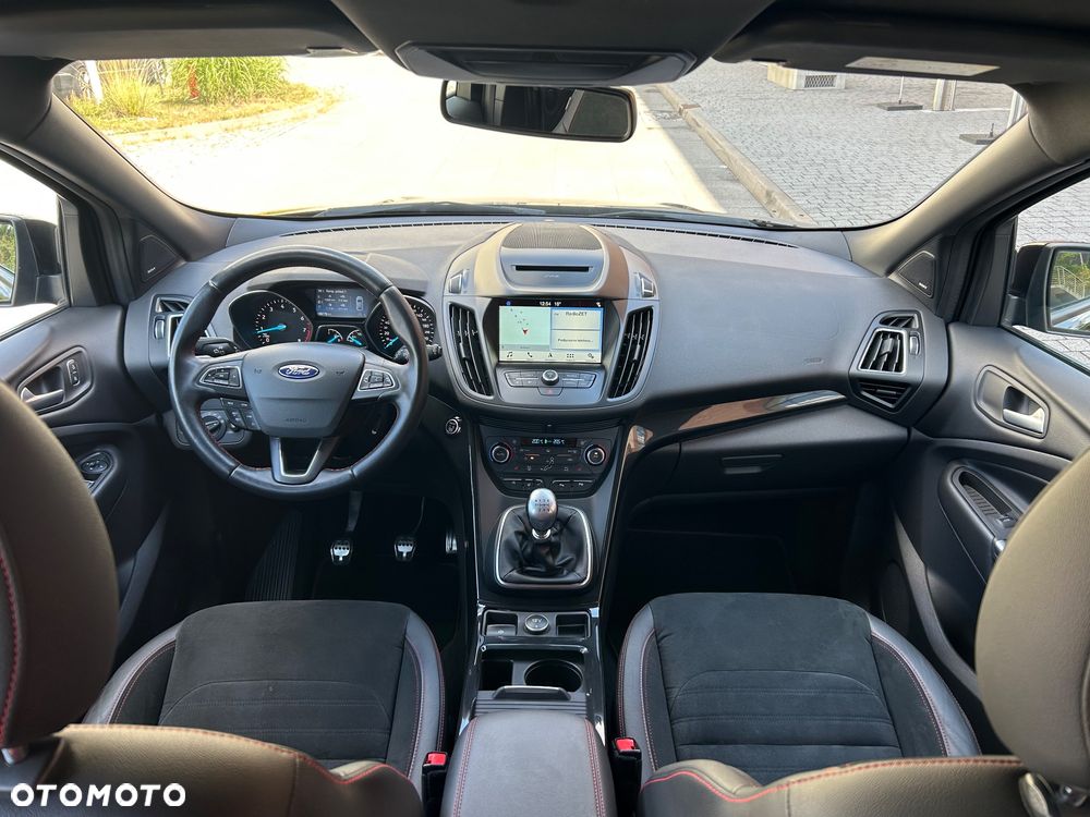 Ford Kuga 1.5 EcoBoost 2x4 ST-Line - 24