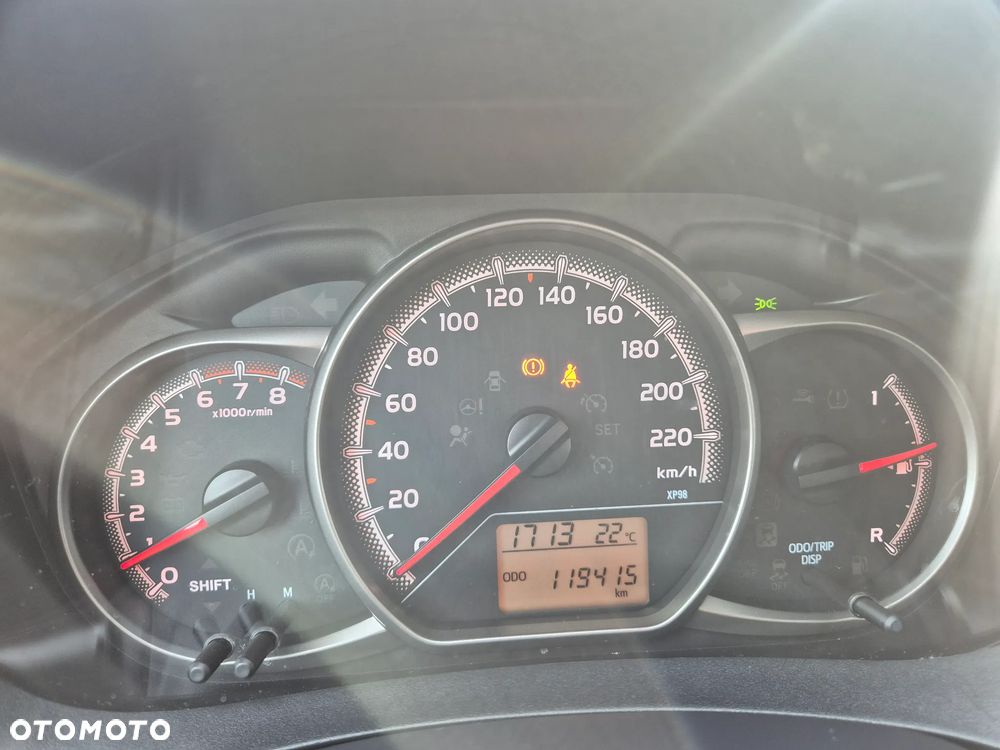 Toyota Yaris 1.0 Active EU6 - 7