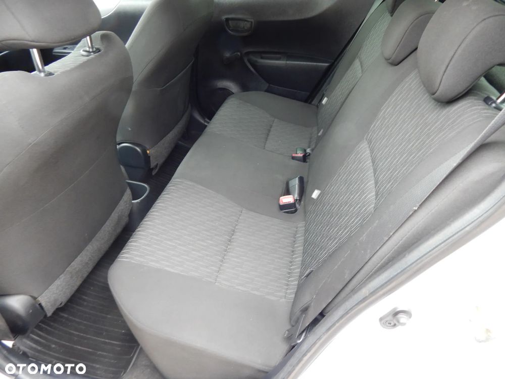Toyota Yaris 1.33 Sol - 19