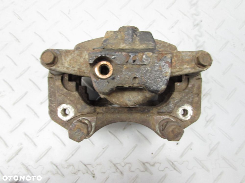 MITSUBISHI CANTER FUSO 7C 9C 13-22 3.0 E6 ZACISK HAMULCOWY TYL PRAWY 17R - 9