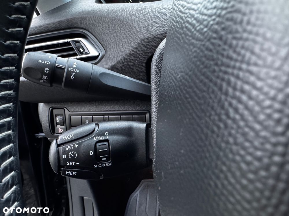 Peugeot 308 130 e-THP Stop & Start Allure - 21