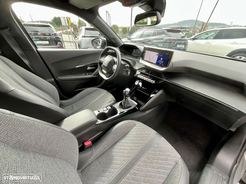 Peugeot 2008 1.2 PureTech Allure - 12