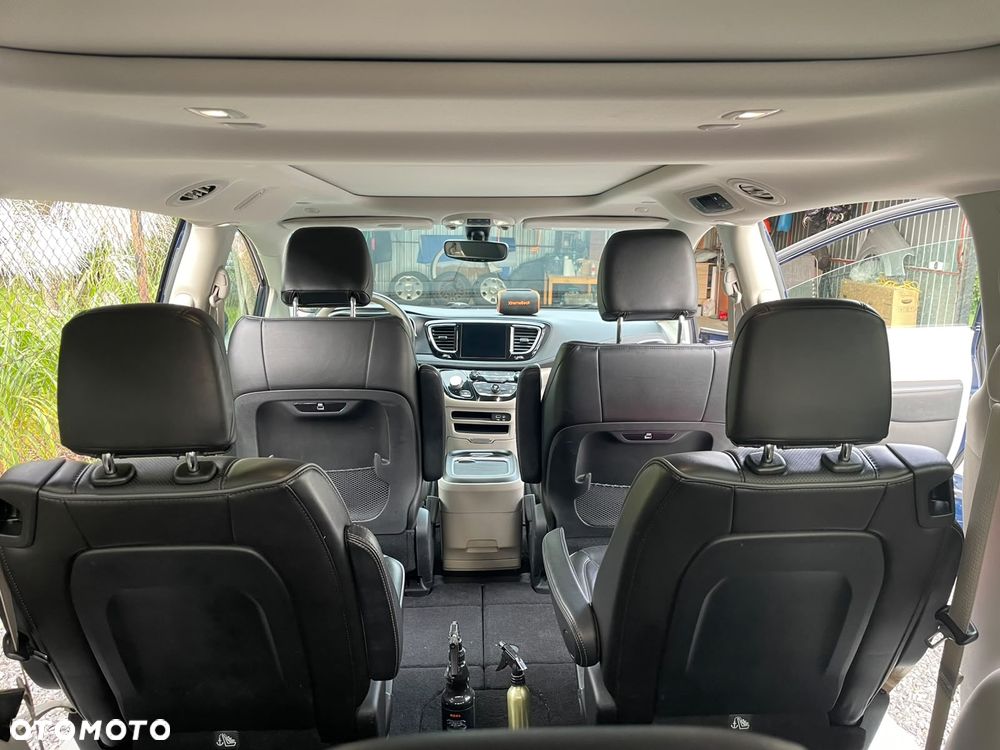 Chrysler Pacifica - 19