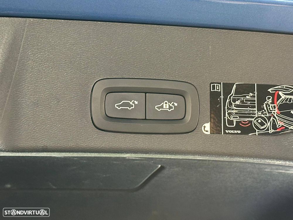 Volvo XC 40 2.0 T4 R-Design - 10