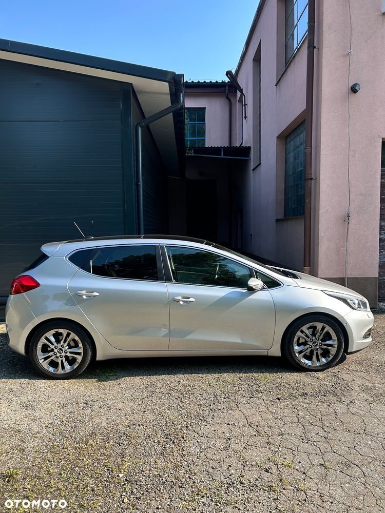 Kia Ceed - 27
